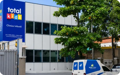 Fachada da Clínica Total Kids Olaria, em fotografia publicada pela instituição