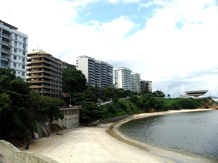 Praia e bairro de Boa Viagem, em Niterói